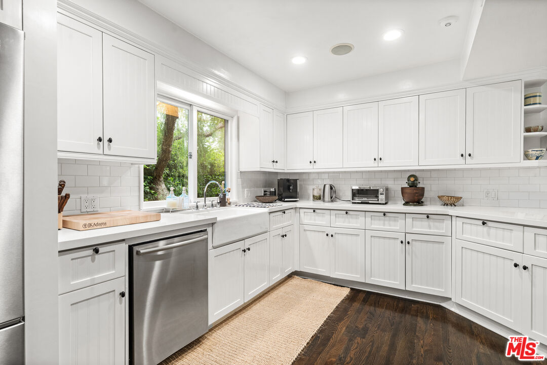 2107 El Roble Ln