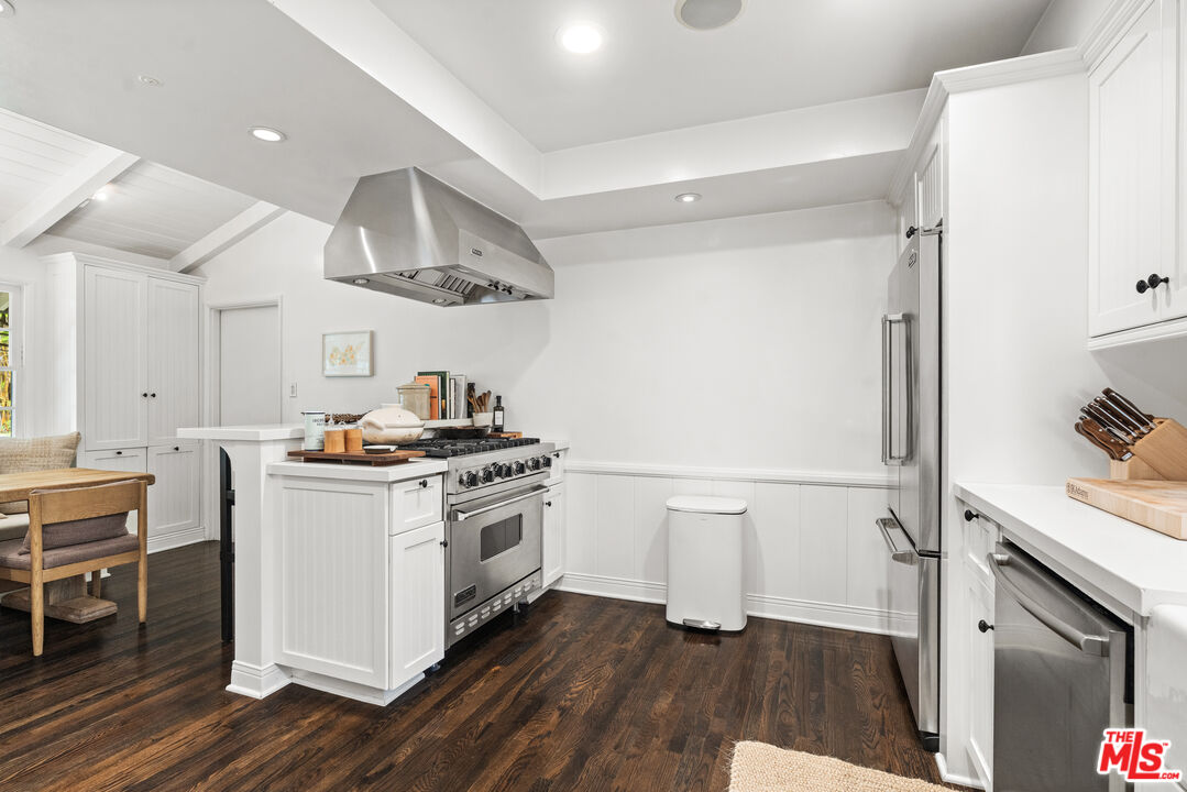 2107 El Roble Ln