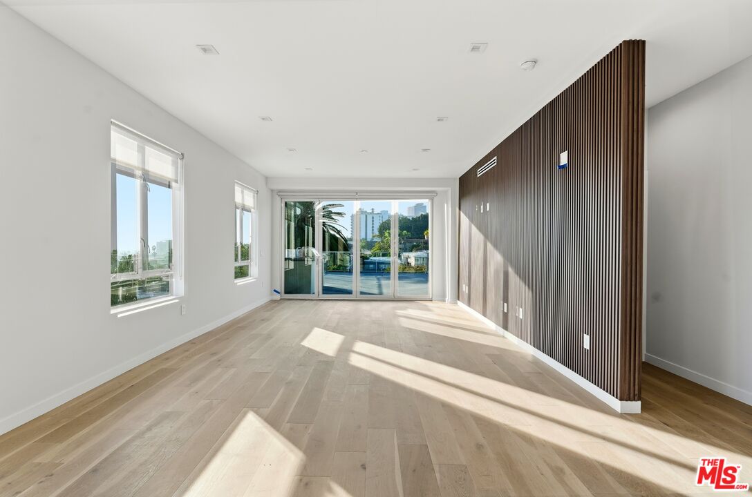 1006 Hancock Ave Unit: PH