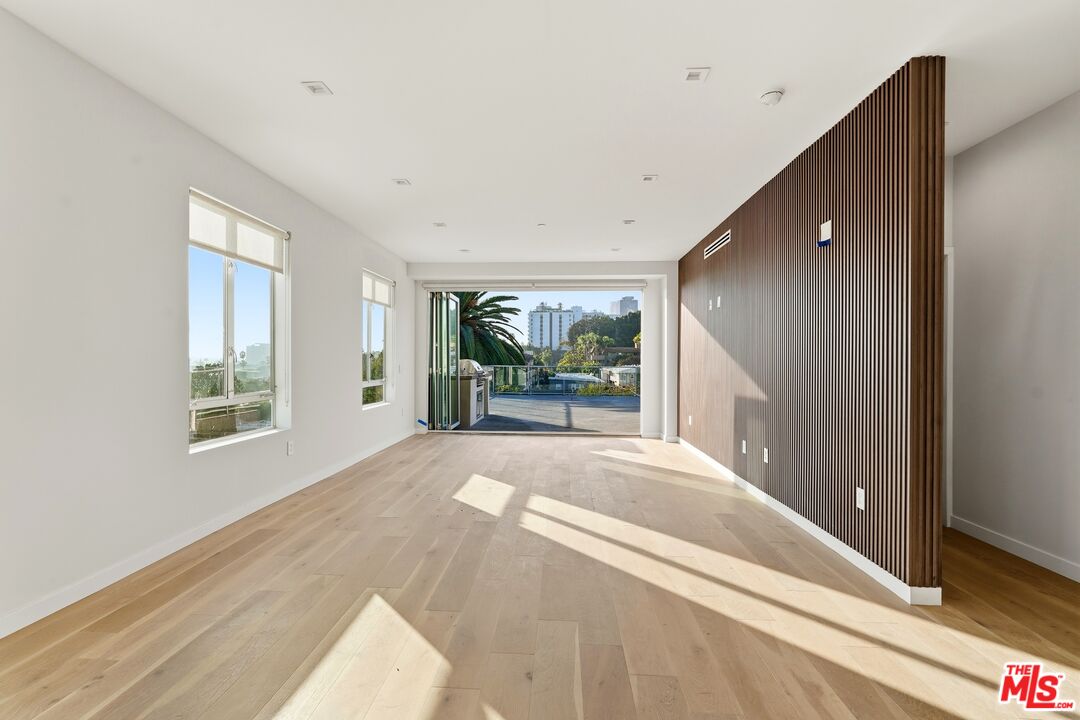1006 Hancock Ave Unit: PH