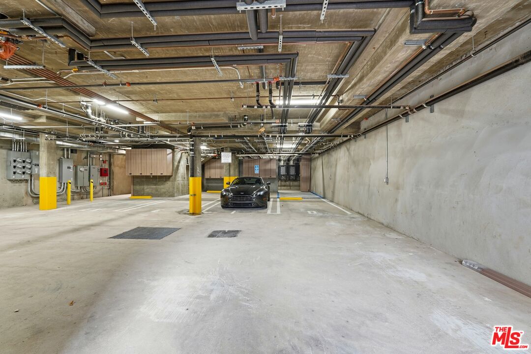 1006 Hancock Ave Unit: PH