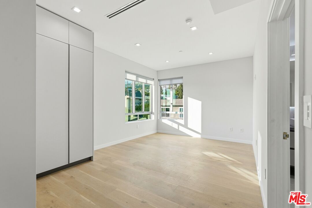 1006 Hancock Ave Unit: PH