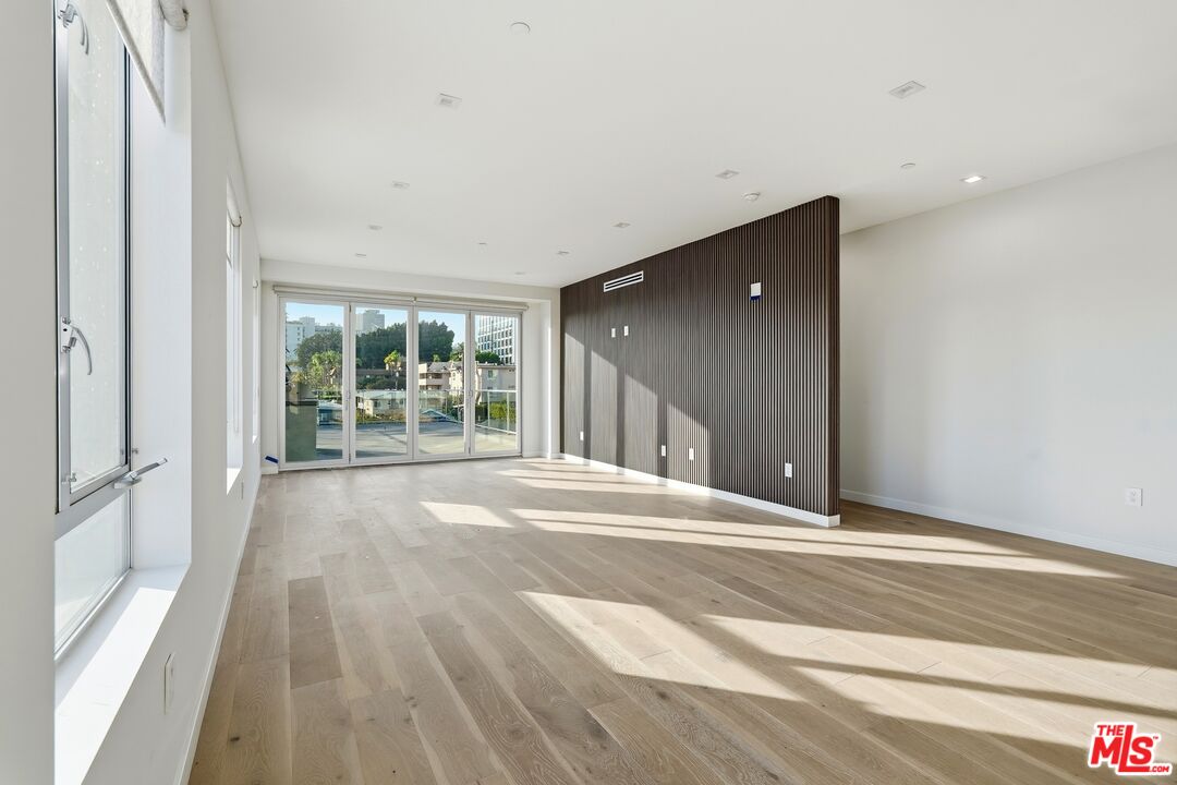 1006 Hancock Ave Unit: PH