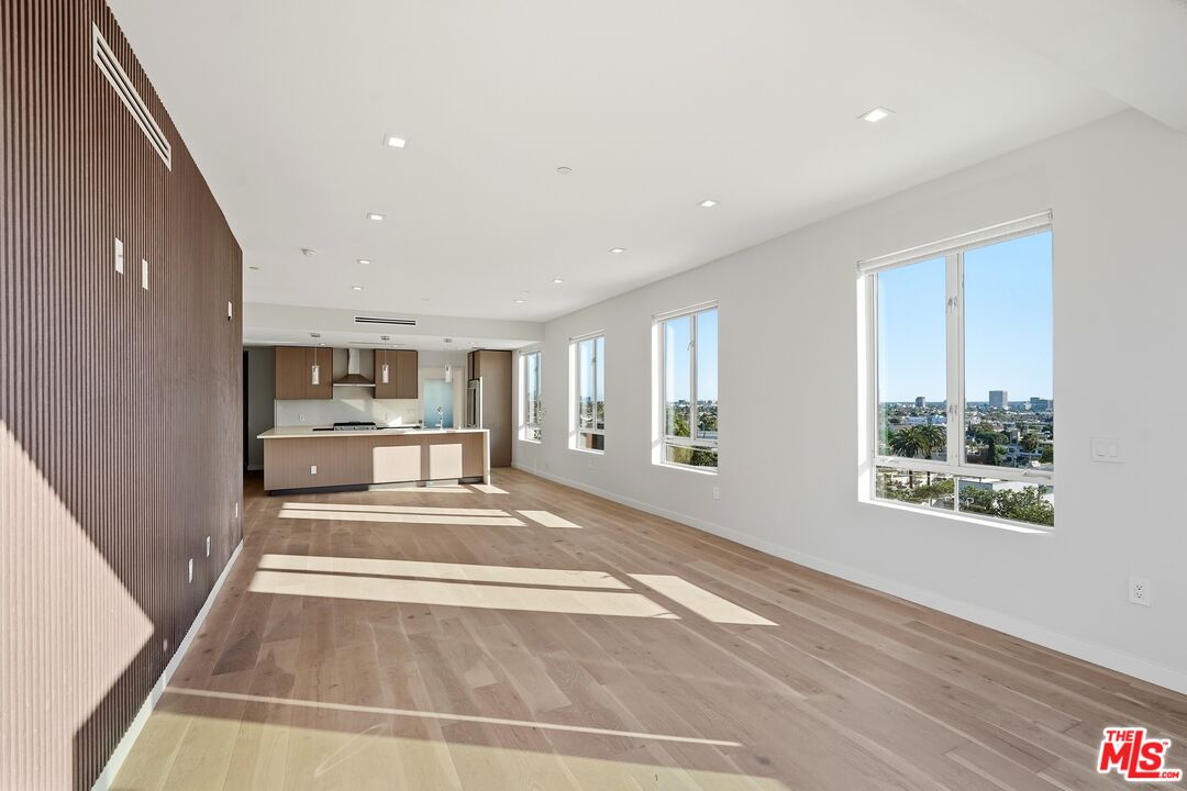 1006 Hancock Ave Unit: PH