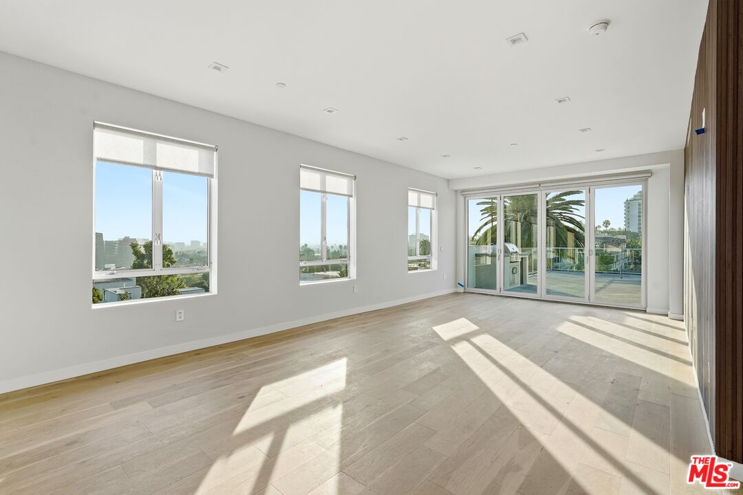 1006 Hancock Ave Unit: PH