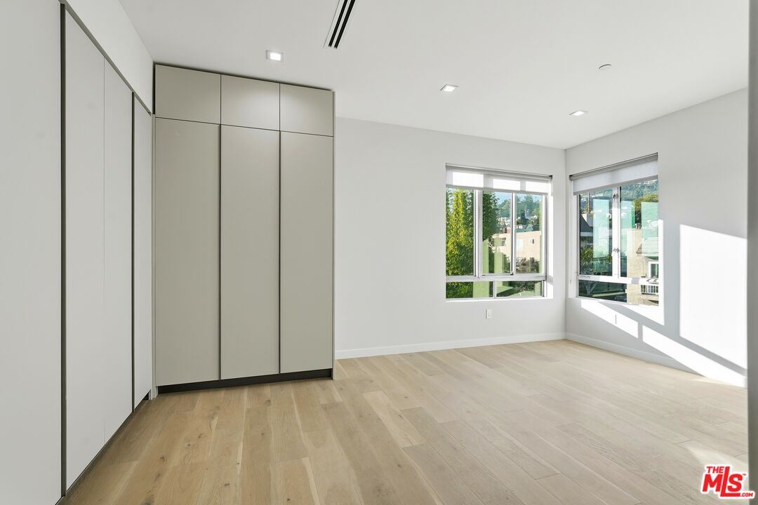 1006 Hancock Ave Unit: PH