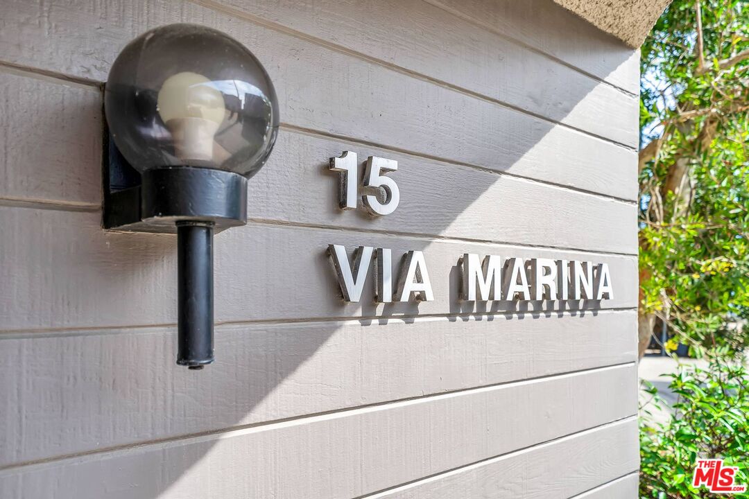 15 Via Marina