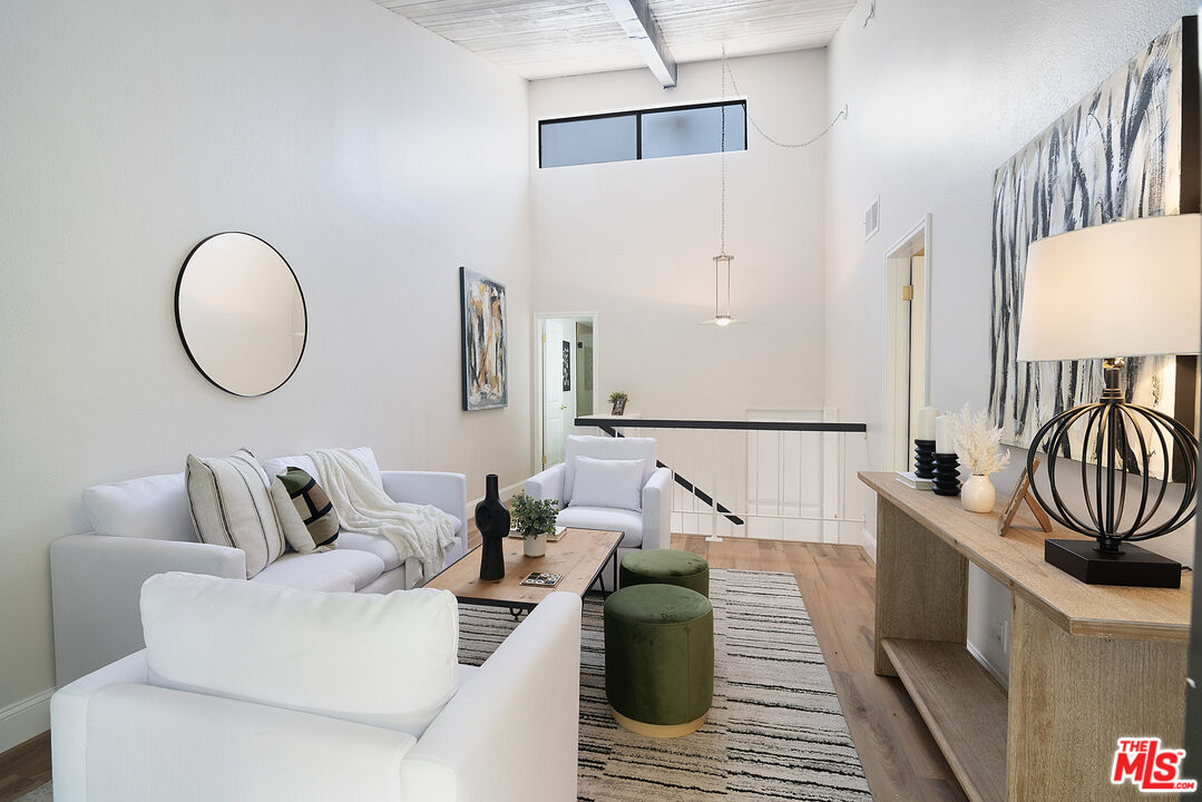 1925 S Beverly Glen Blvd Unit: 30