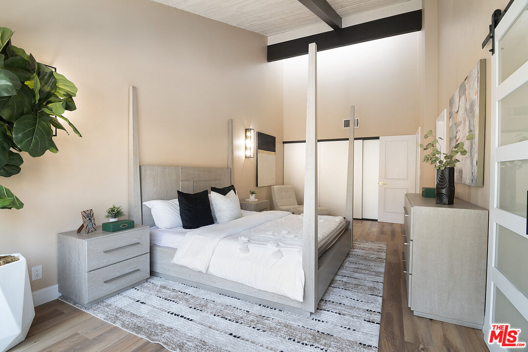 1925 S Beverly Glen Blvd Unit: 30