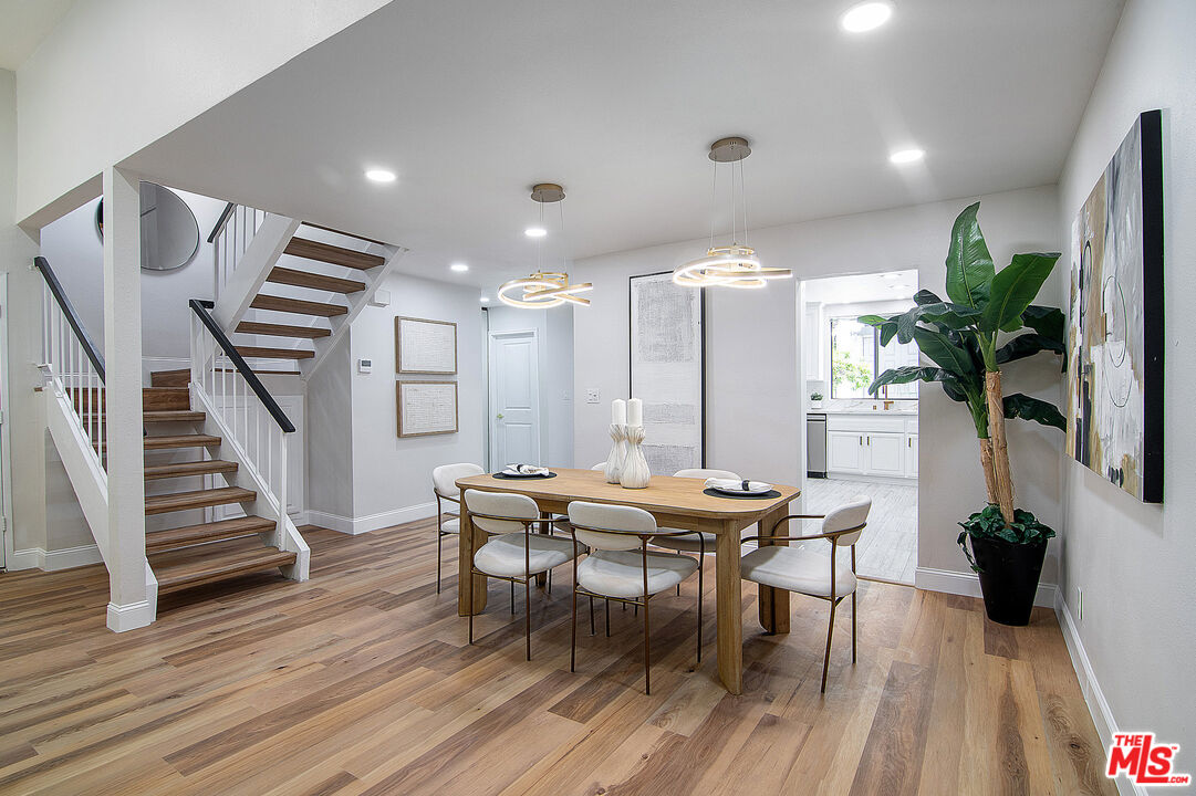 1925 S Beverly Glen Blvd Unit: 30