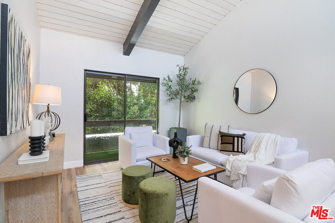 1925 S Beverly Glen Blvd Unit: 30