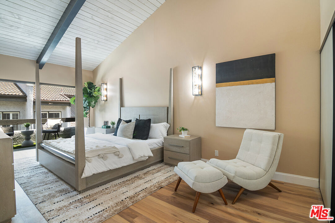 1925 S Beverly Glen Blvd Unit: 30