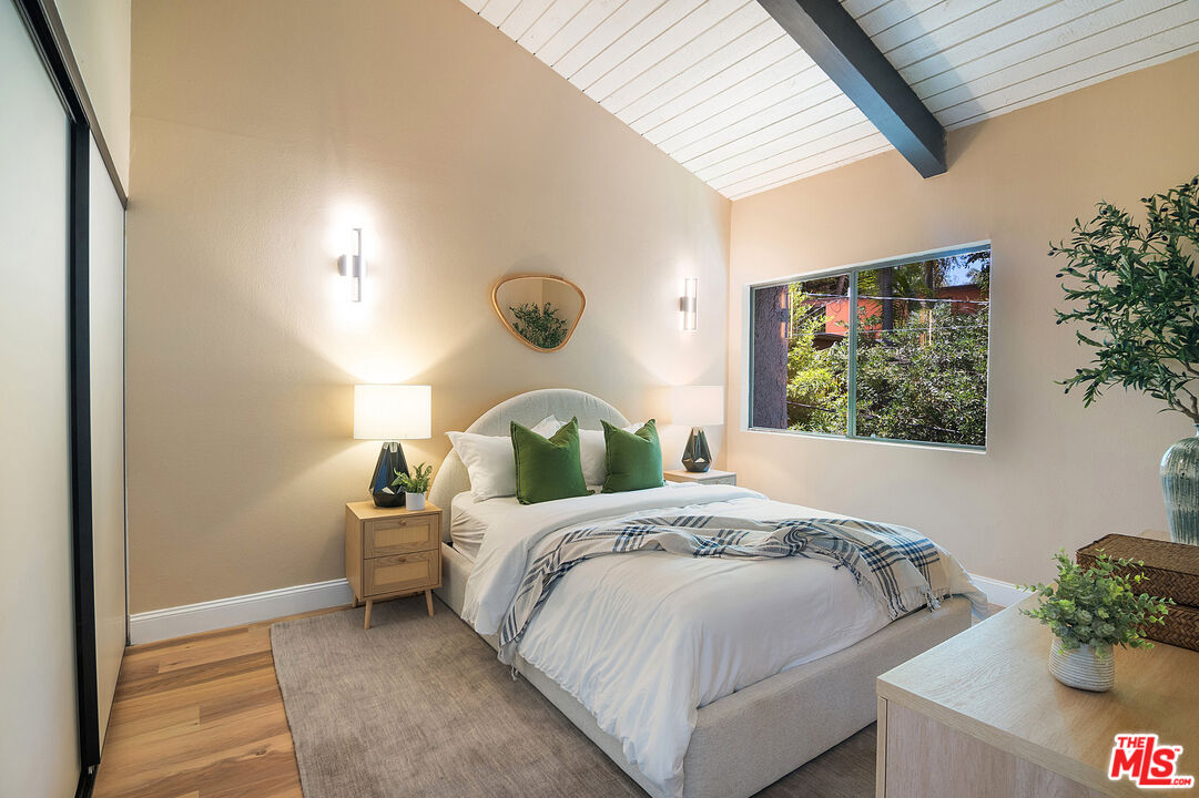 1925 S Beverly Glen Blvd Unit: 30