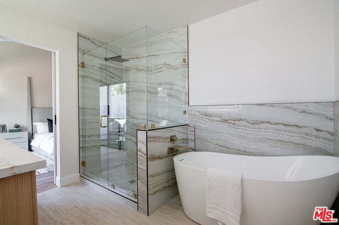 1925 S Beverly Glen Blvd Unit: 30