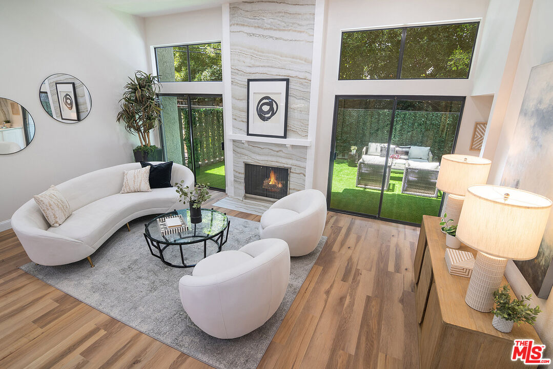 1925 S Beverly Glen Blvd Unit: 30