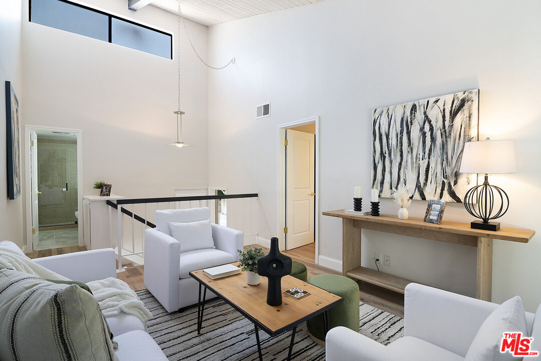 1925 S Beverly Glen Blvd Unit: 30