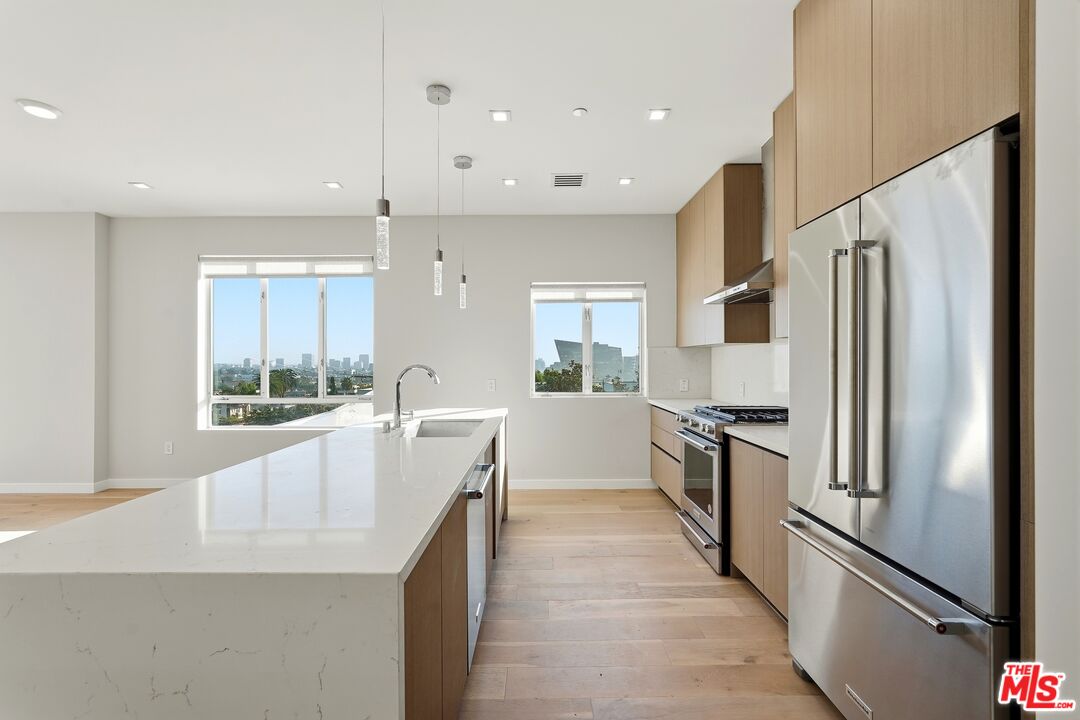 1006 Hancock Ave