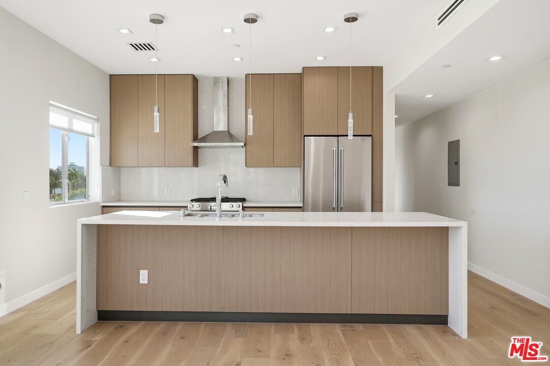 1006 Hancock Ave