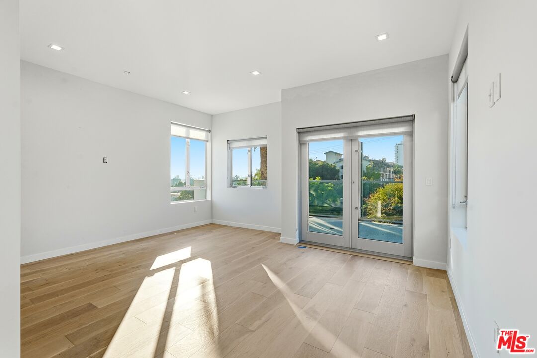 1006 Hancock Ave