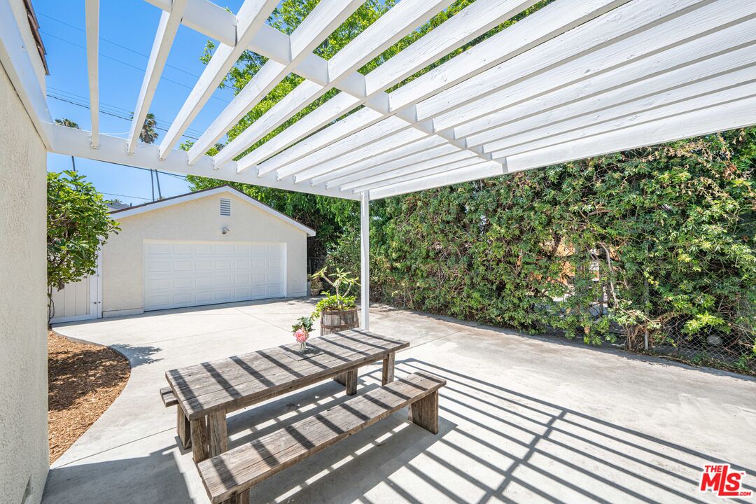 4181 Arlington Ave