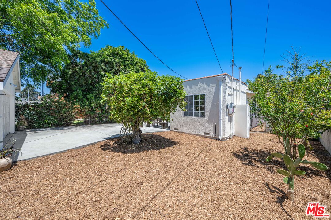 4181 Arlington Ave