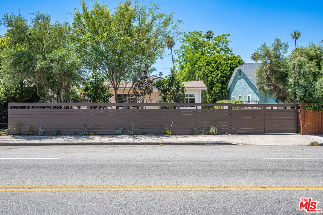 4181 Arlington Ave