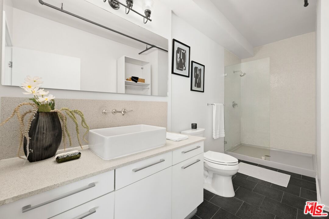 4115 Glencoe Ave Unit: 306