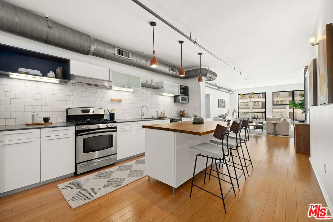 4115 Glencoe Ave Unit: 306