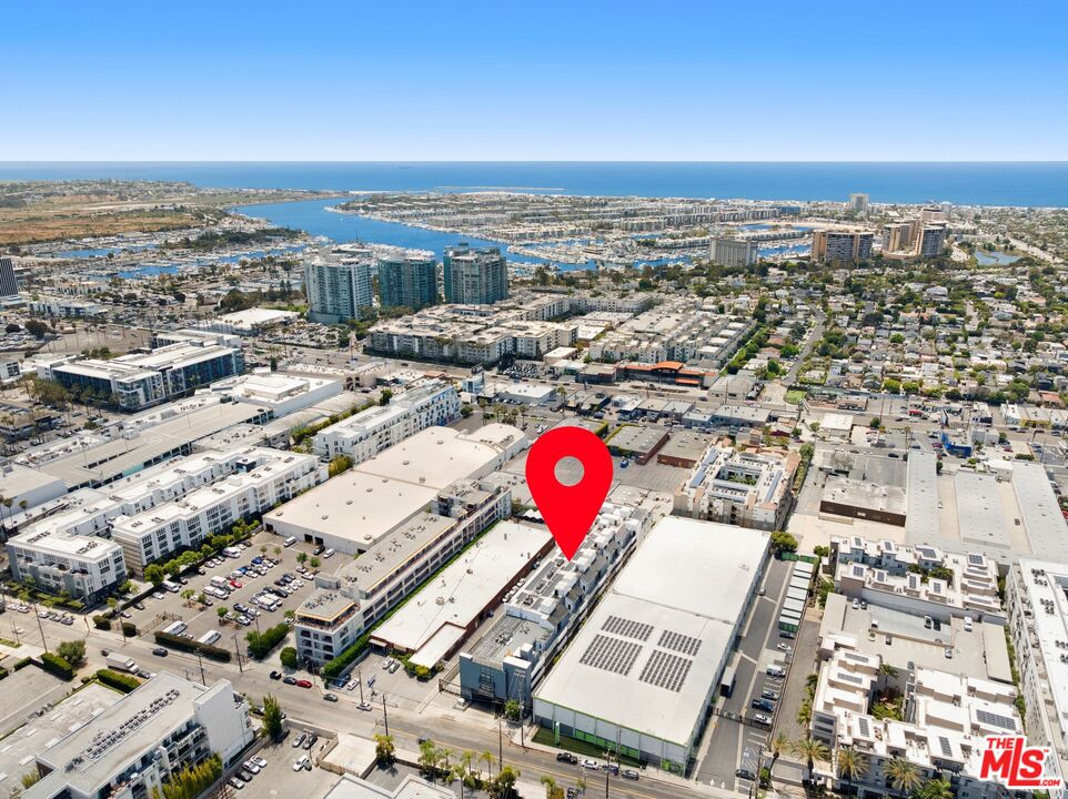 4115 Glencoe Ave Unit: 306