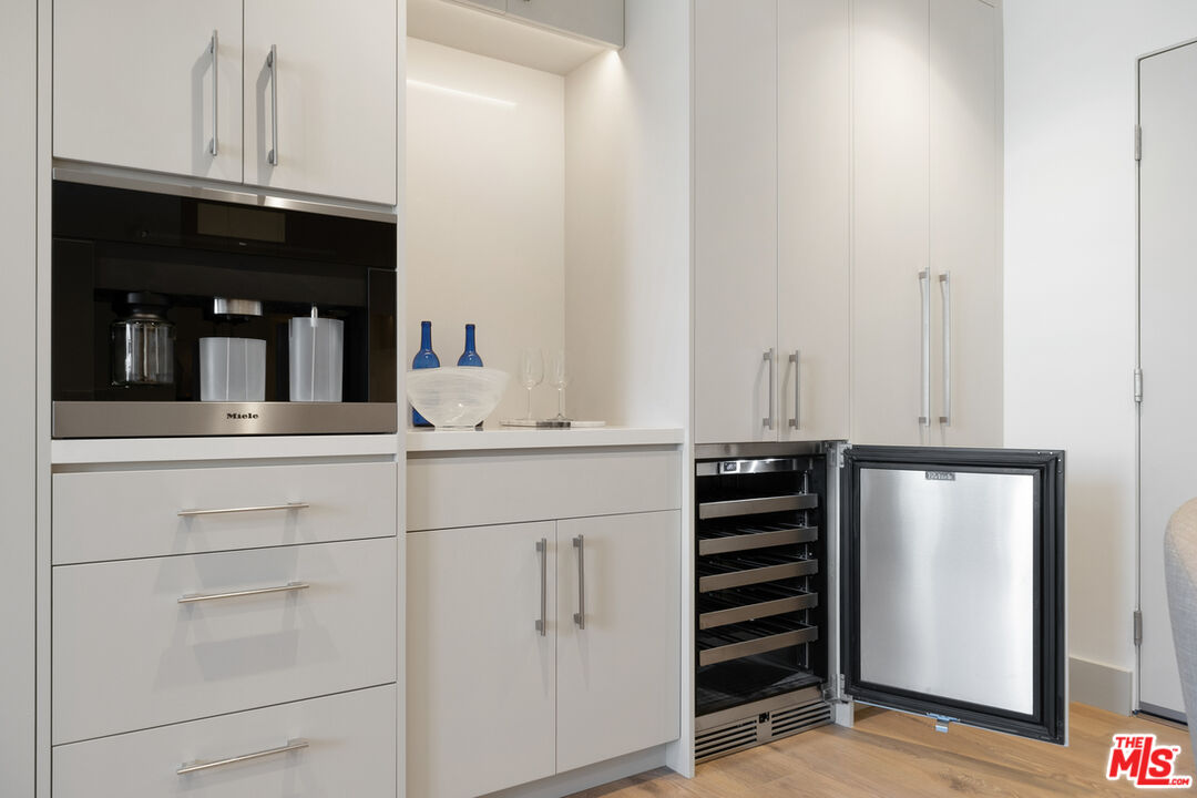 130 S Sepulveda Blvd Unit: 410