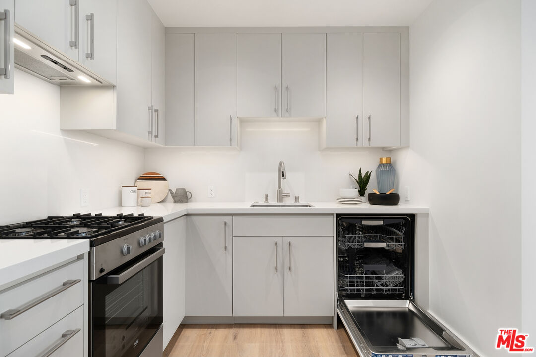 130 S Sepulveda Blvd Unit: 410