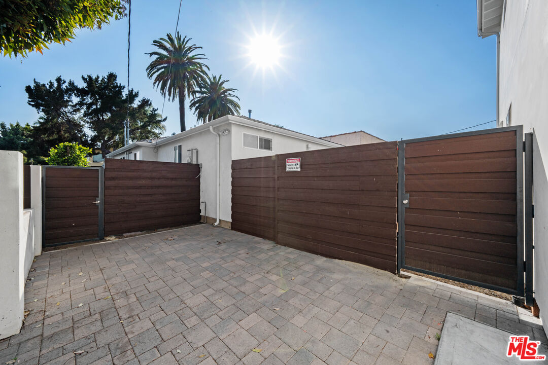 10623 W Olympic Blvd