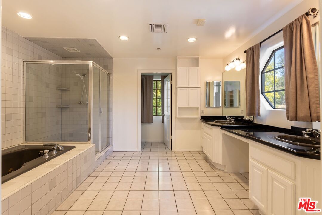2651 La Cuesta Dr