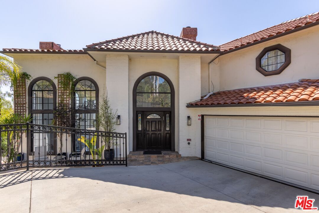 2651 La Cuesta Dr