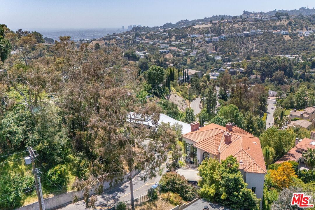 2651 La Cuesta Dr