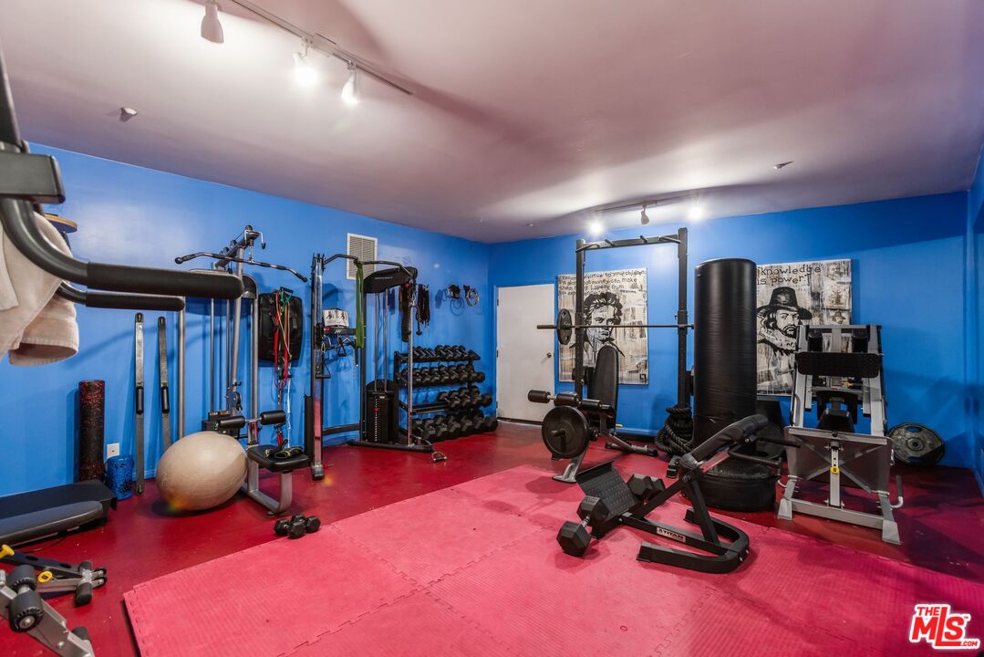 2651 La Cuesta Dr