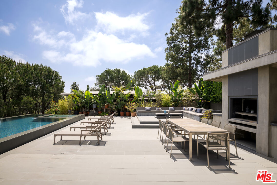 1270 Lago Vista Dr