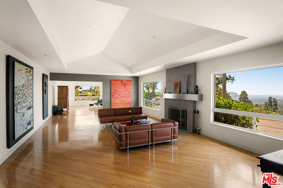 1270 Lago Vista Dr