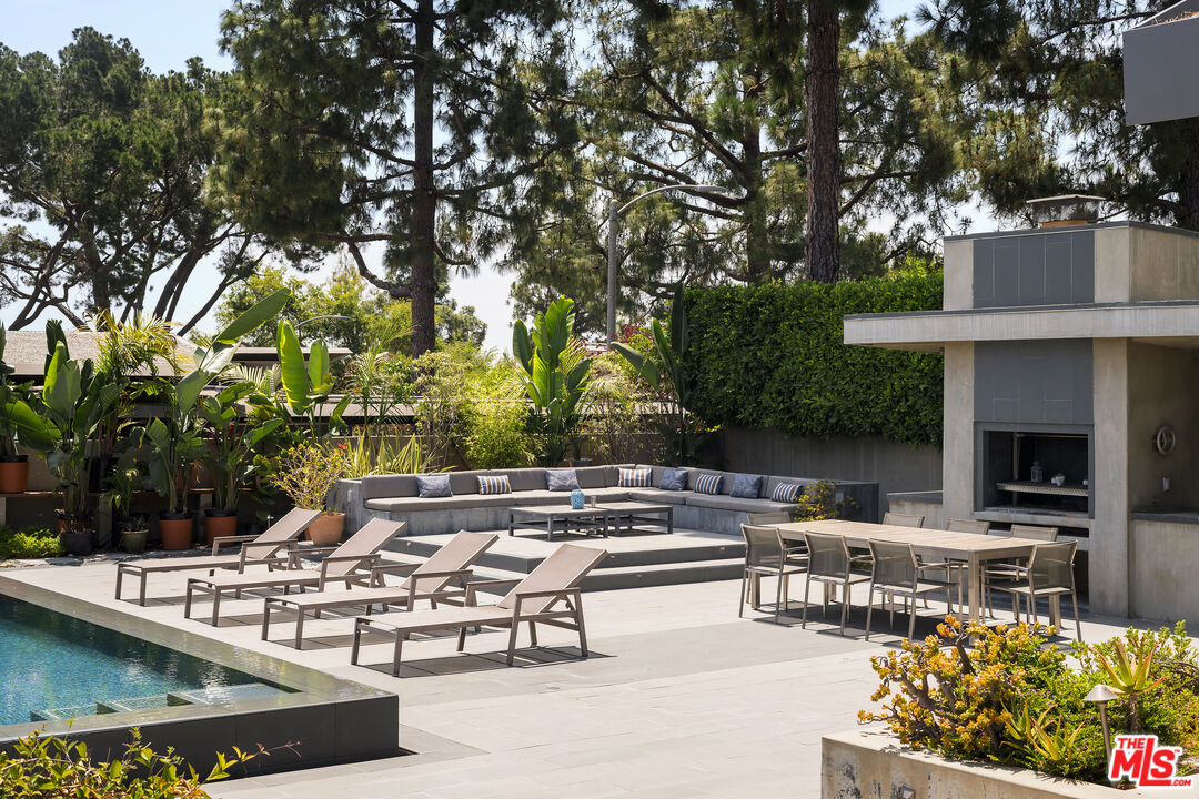 1270 Lago Vista Dr