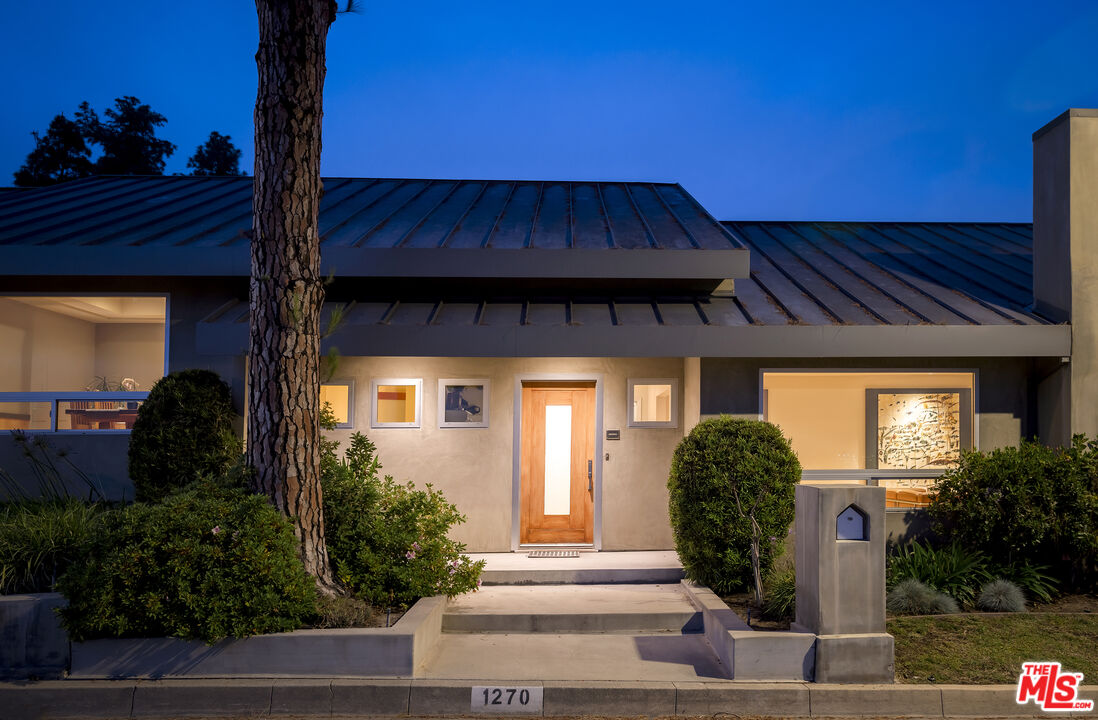 1270 Lago Vista Dr