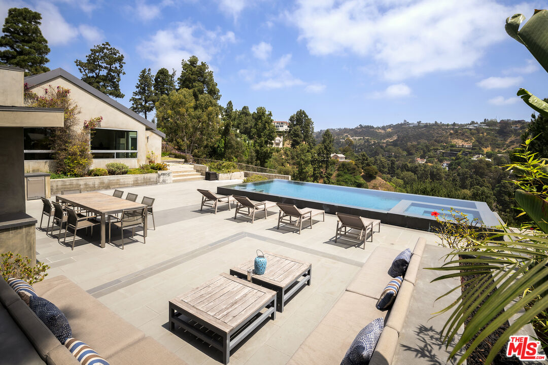 1270 Lago Vista Dr