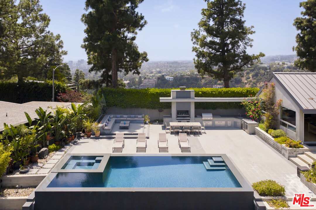 1270 Lago Vista Dr
