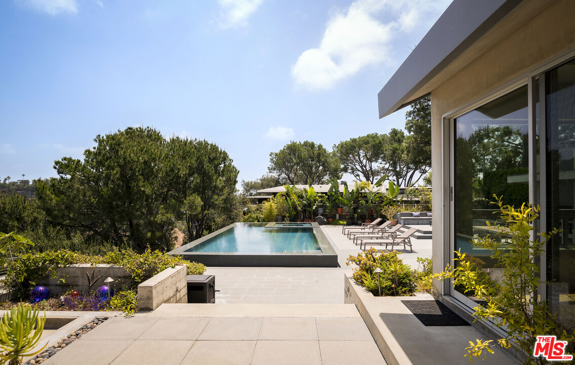 1270 Lago Vista Dr