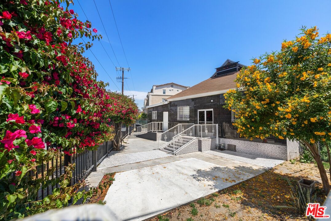 964 Jefferson Blvd