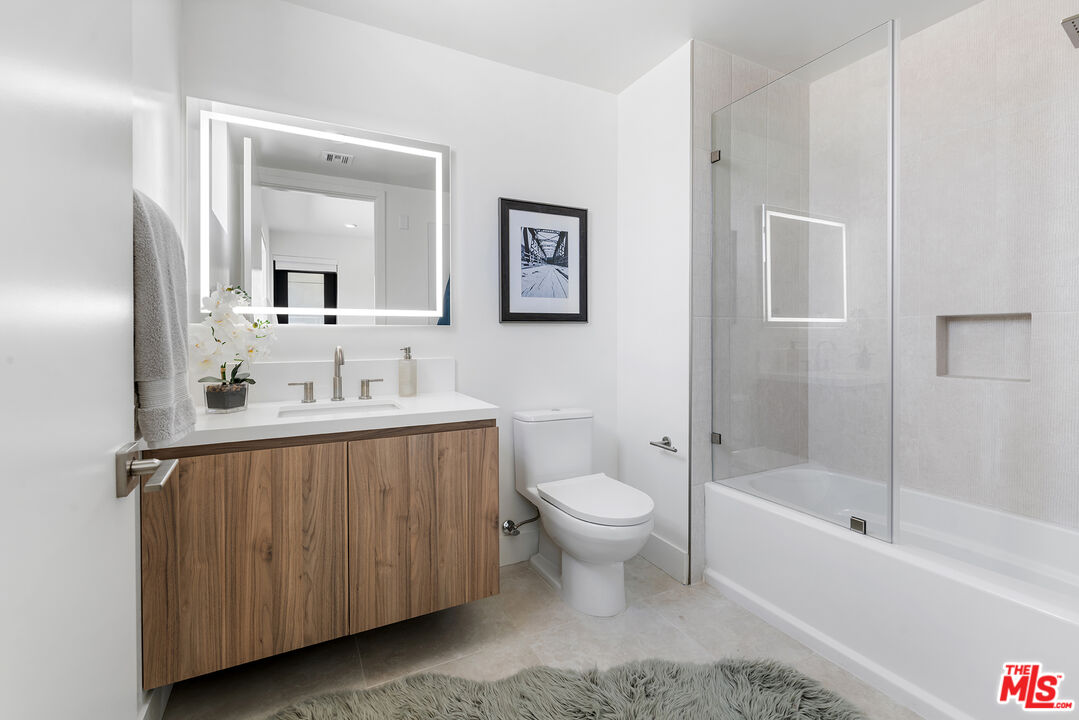 3651 Regal Pl Unit: 401