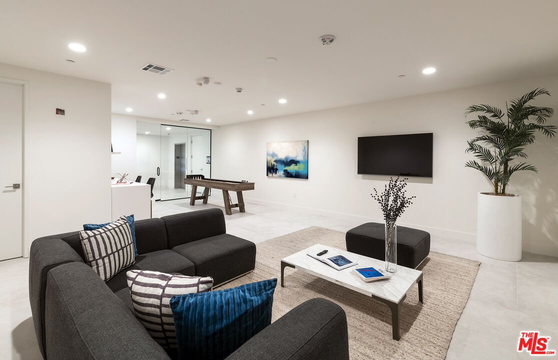 3651 Regal Pl Unit: 401