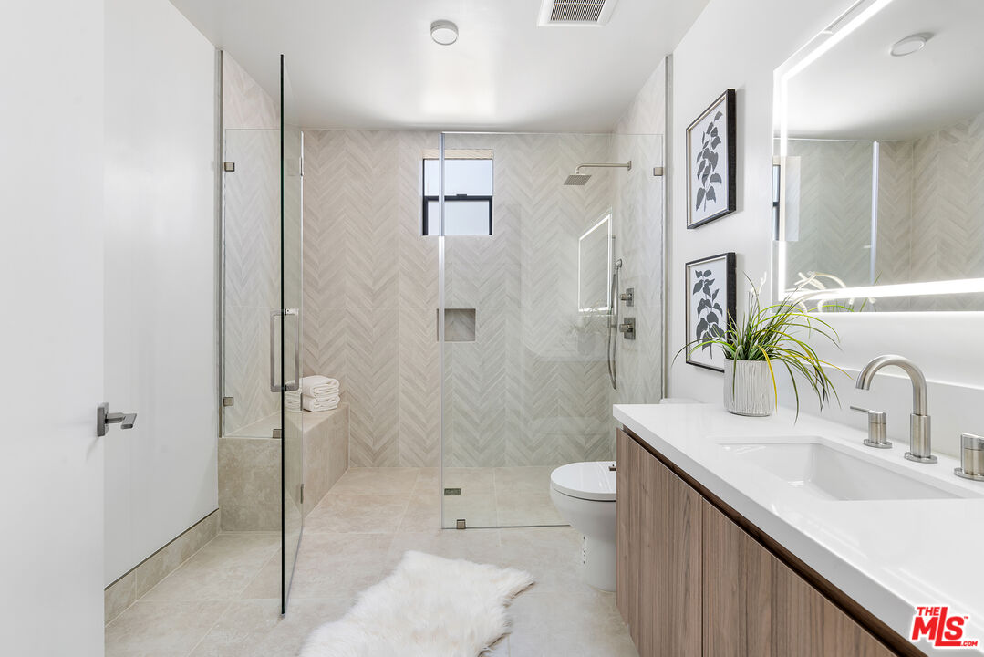 3651 Regal Pl Unit: 401