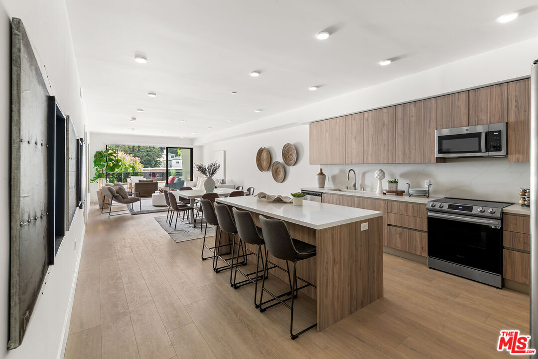 3651 Regal Pl Unit: 401