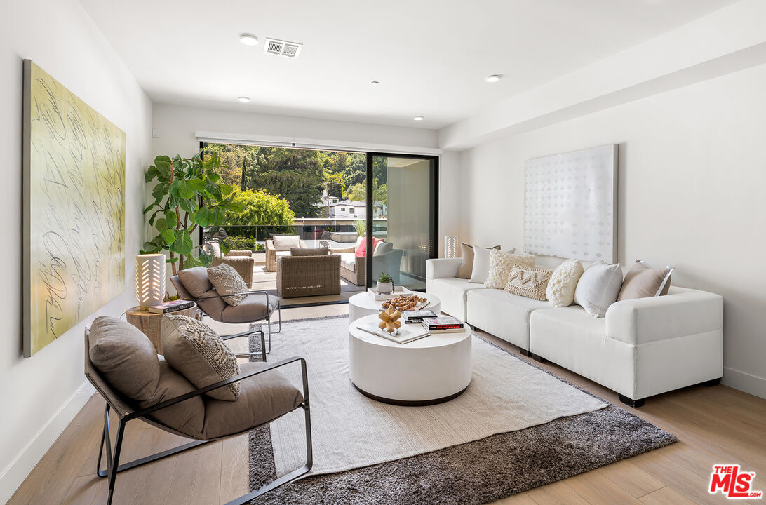 3651 Regal Pl Unit: 401