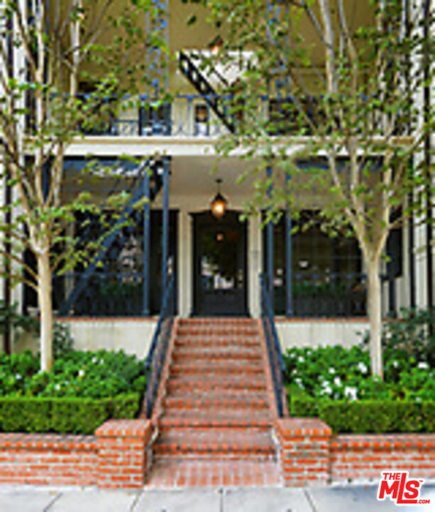 155 S RODEO DR